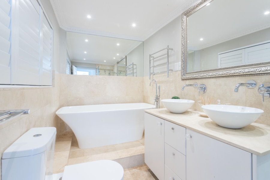 To Let 3 Bedroom Property for Rent in Mouille Point Western Cape